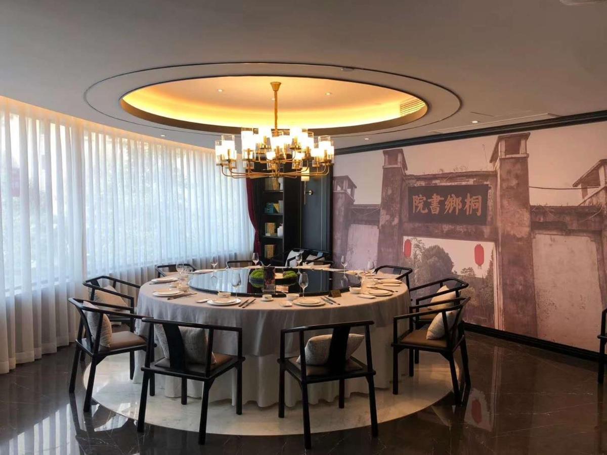 Oriental Hotel Tong Xiang Jiaxing Exteriör bild
