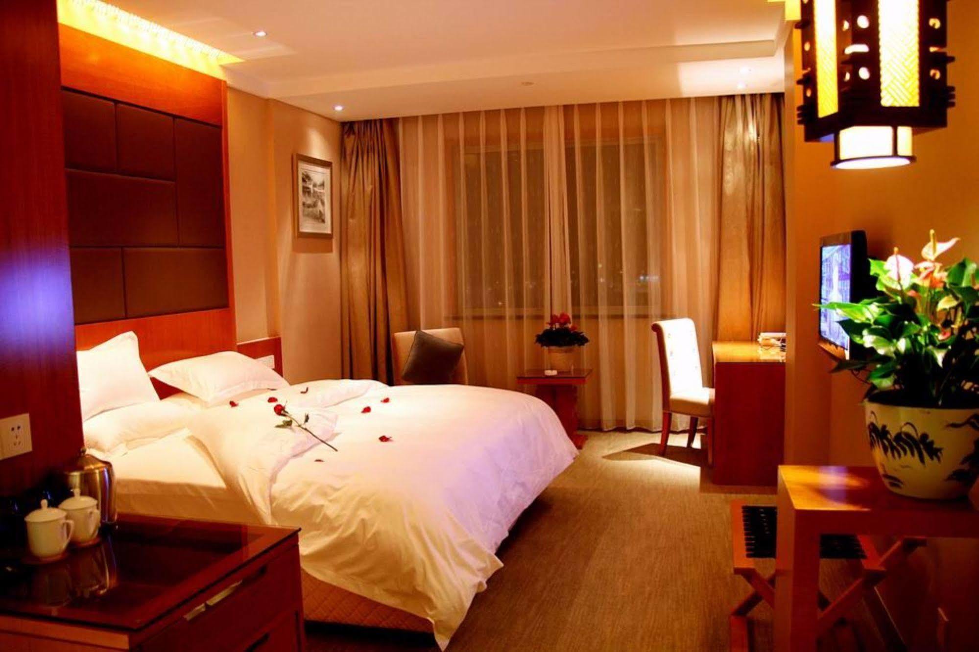 Oriental Hotel Tong Xiang Jiaxing Exteriör bild